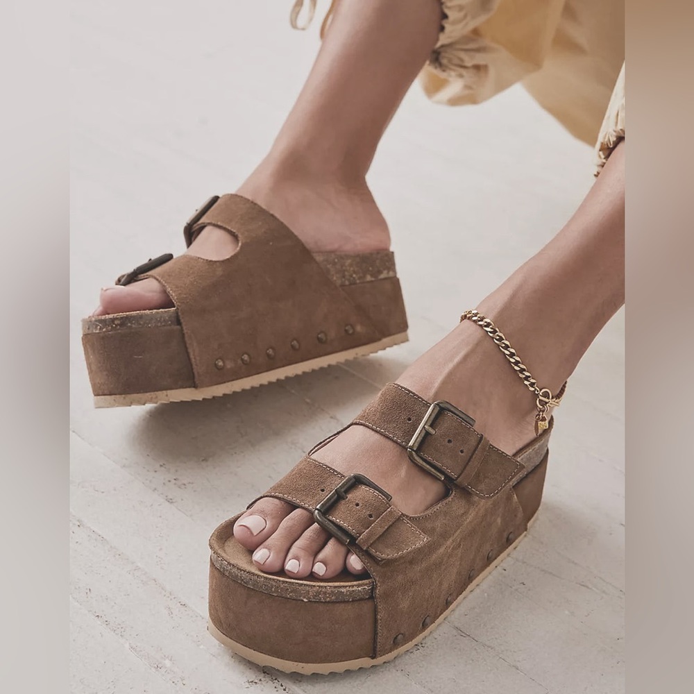 Intentionally Blank Fawn Platformed Sandals